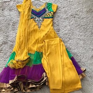 Beautiful Indian/pakistani outfit.  Brand new.